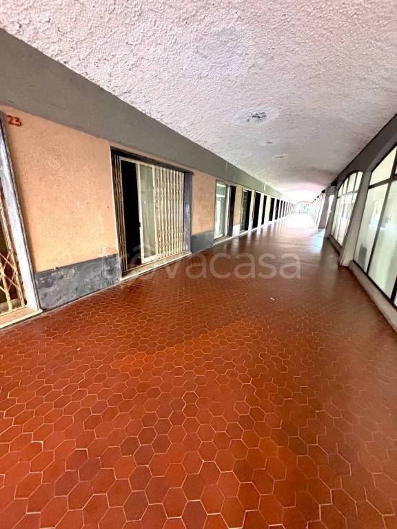 negozio in vendita ad Albisola Superiore