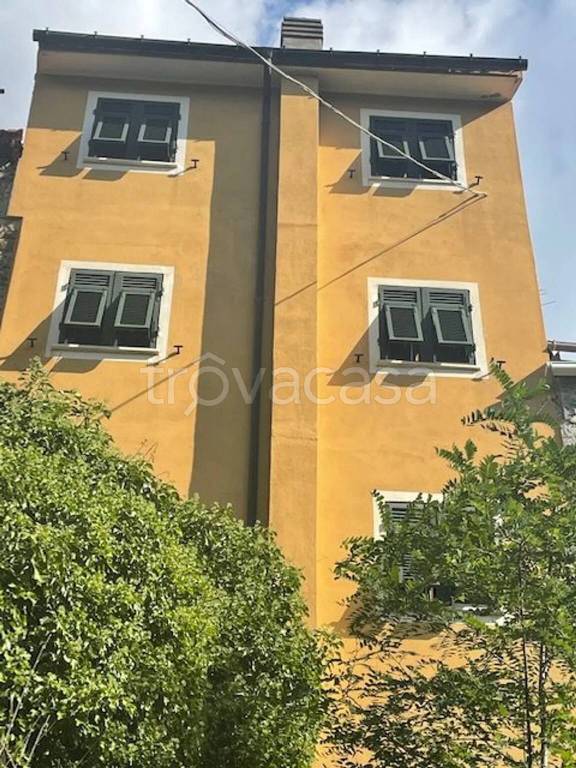 casa indipendente in vendita ad Albisola Superiore