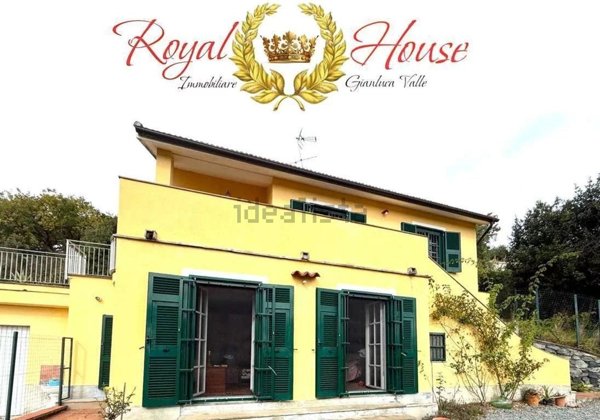 casa indipendente in vendita ad Albisola Superiore