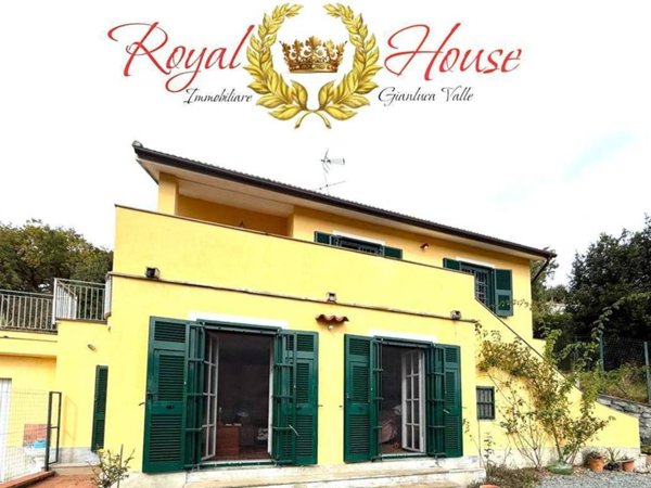 casa indipendente in vendita ad Albisola Superiore