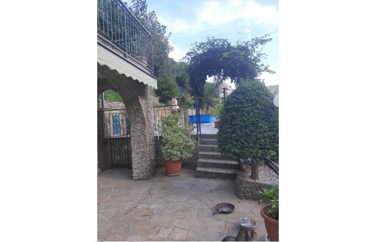 casa indipendente in vendita ad Albisola Superiore in zona Ellera
