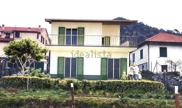 villetta a schiera in vendita ad Albisola Superiore in zona Ellera