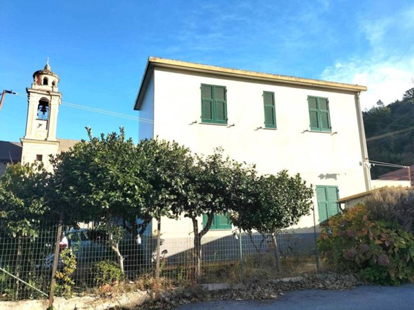 casa indipendente in vendita ad Albisola Superiore