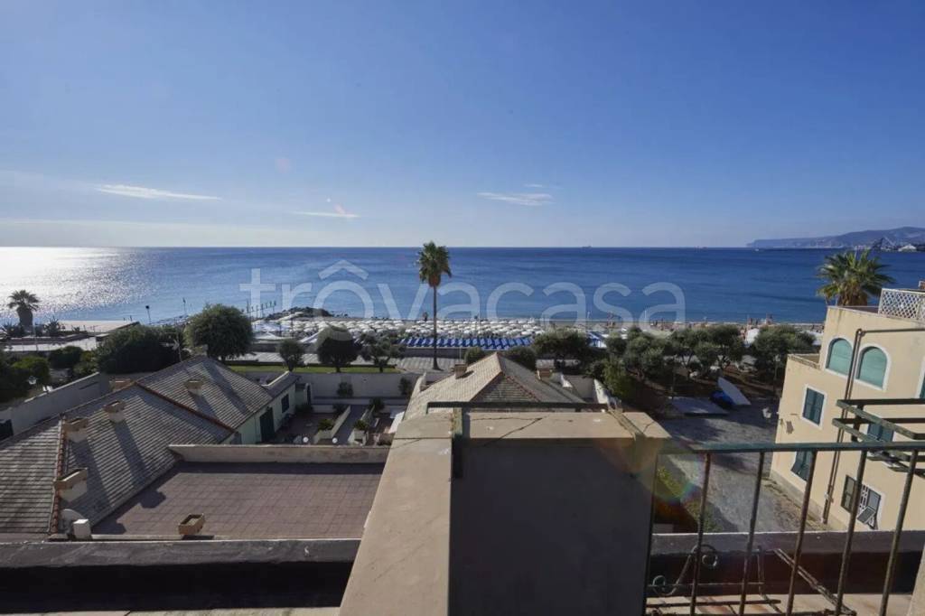 appartamento in vendita ad Albisola Superiore