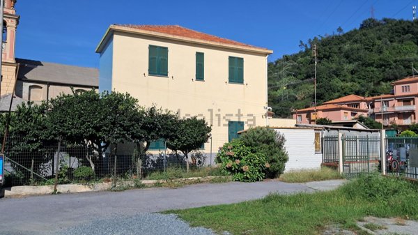 casa indipendente in vendita ad Albisola Superiore