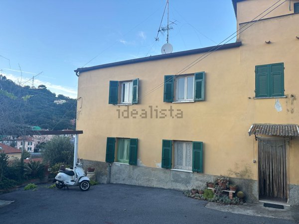 casa indipendente in vendita ad Albisola Superiore