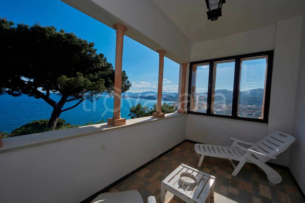 casa indipendente in vendita ad Albisola Superiore