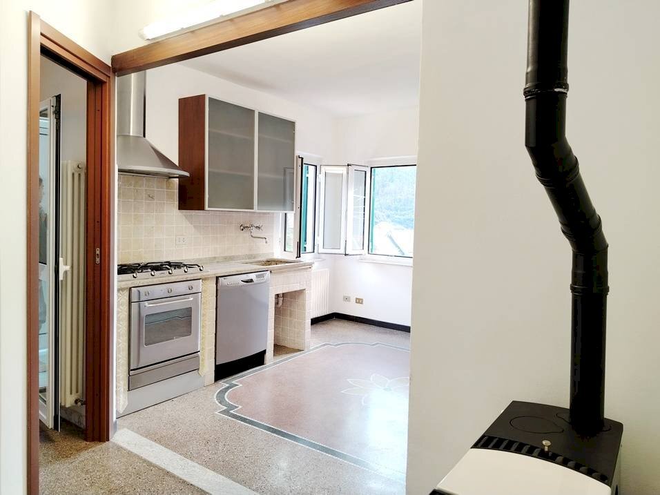 appartamento in vendita ad Albisola Superiore in zona Ellera