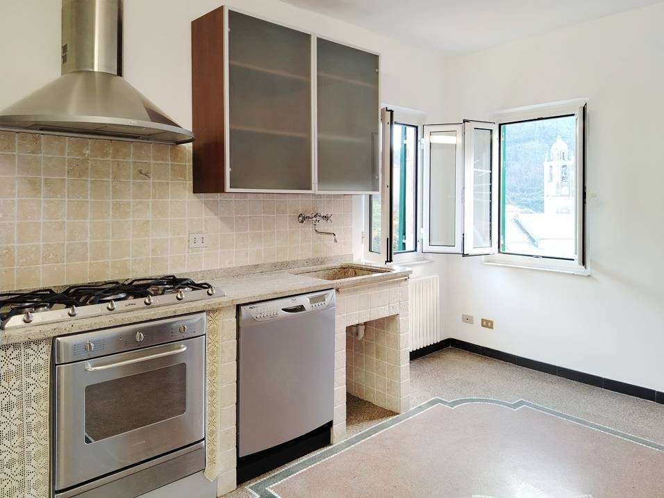 appartamento in vendita ad Albisola Superiore in zona Ellera