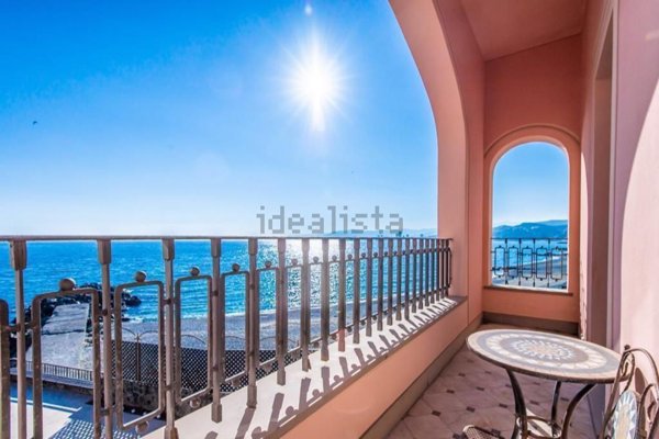 casa indipendente in vendita ad Albisola Superiore