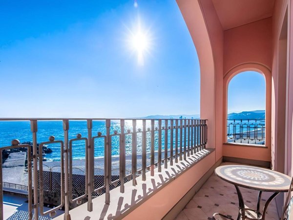 casa indipendente in vendita ad Albisola Superiore