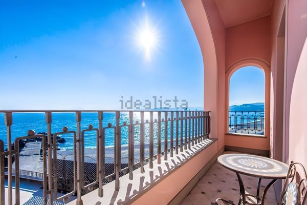 casa indipendente in vendita ad Albisola Superiore