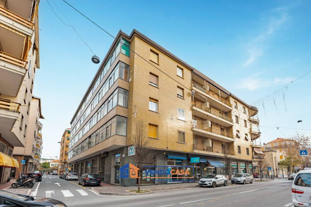 appartamento in vendita ad Albisola Superiore