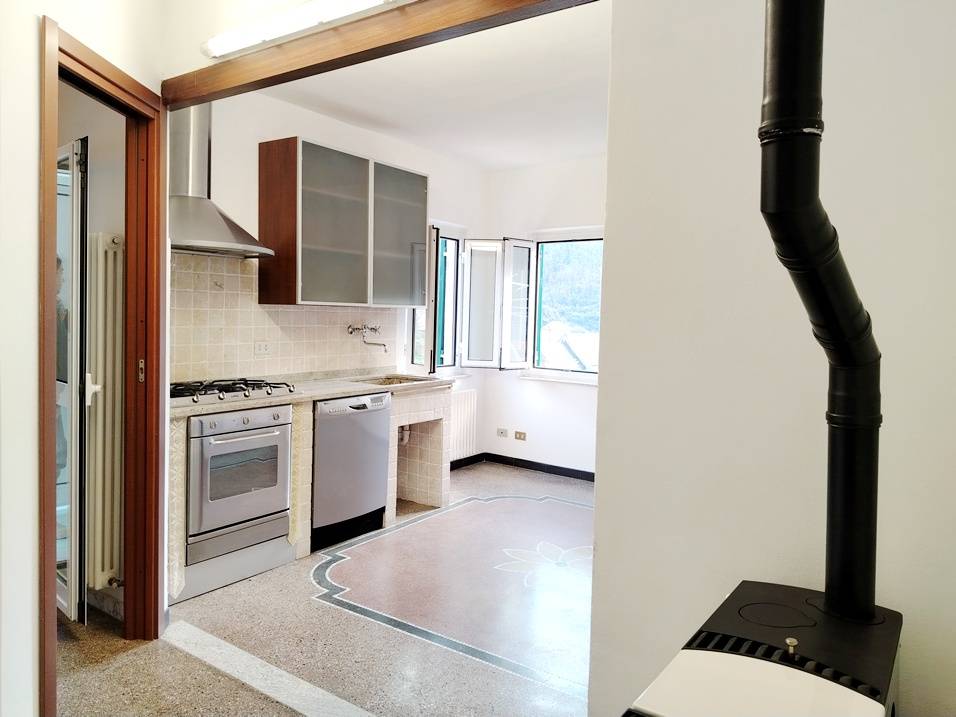 appartamento in vendita ad Albisola Superiore in zona Ellera