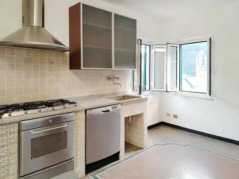 appartamento in vendita ad Albisola Superiore in zona Ellera