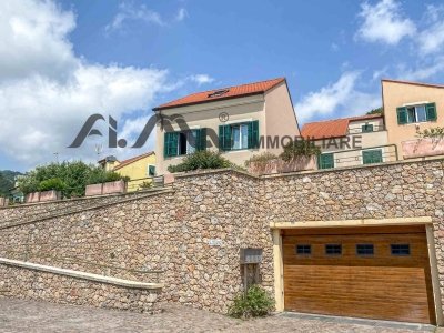 casa indipendente in vendita ad Albisola Superiore