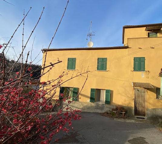 casa indipendente in vendita ad Albisola Superiore