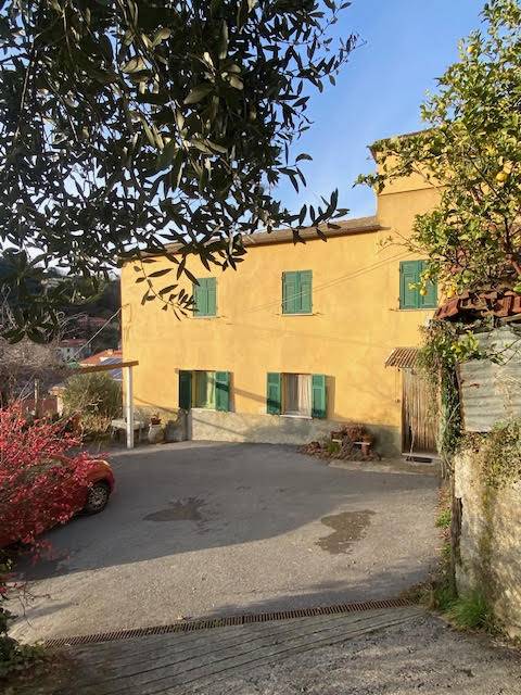 casa indipendente in vendita ad Albisola Superiore