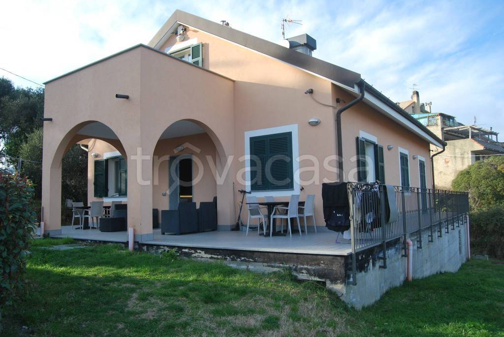casa indipendente in vendita ad Albisola Superiore