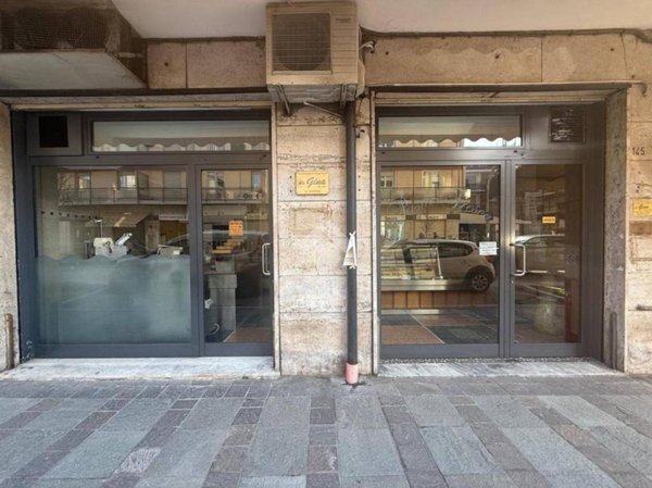 negozio in vendita ad Albisola Superiore