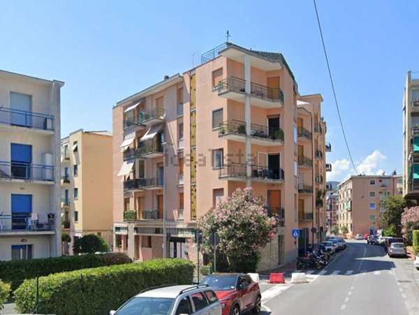 negozio in vendita ad Albisola Superiore