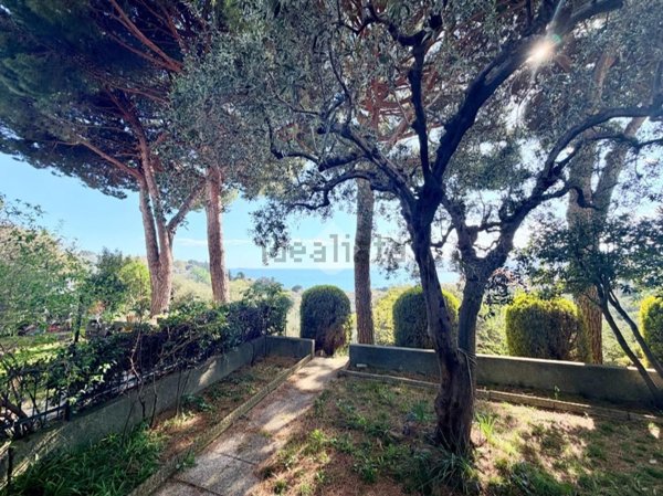 casa indipendente in vendita ad Albisola Superiore