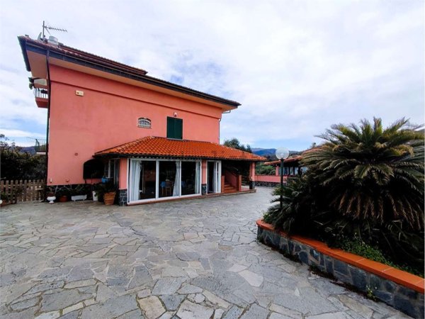 appartamento in vendita ad Albisola Superiore