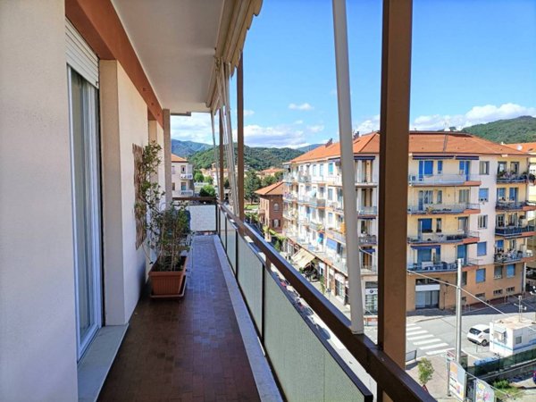 appartamento in vendita ad Albisola Superiore