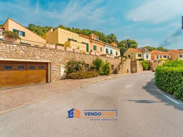 casa indipendente in vendita ad Albisola Superiore