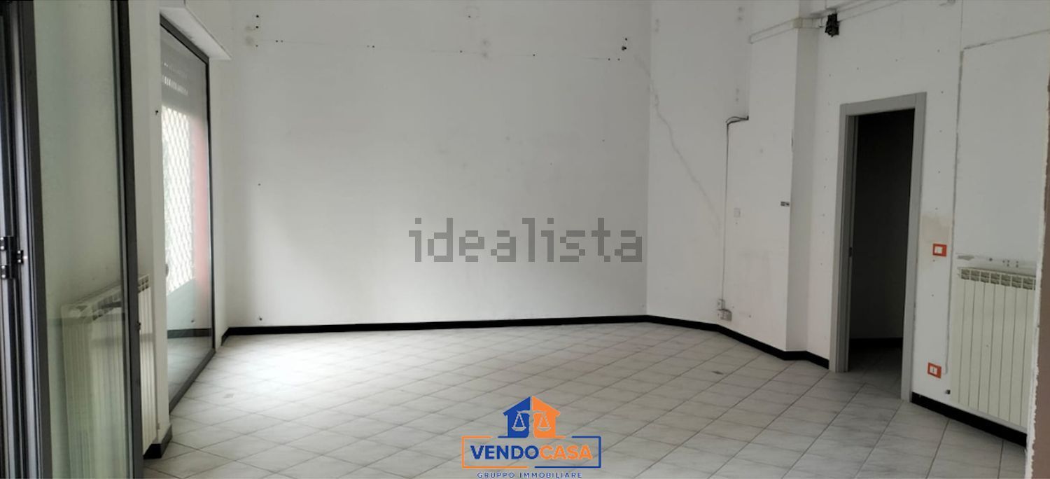 locale commerciale in vendita ad Albisola Superiore