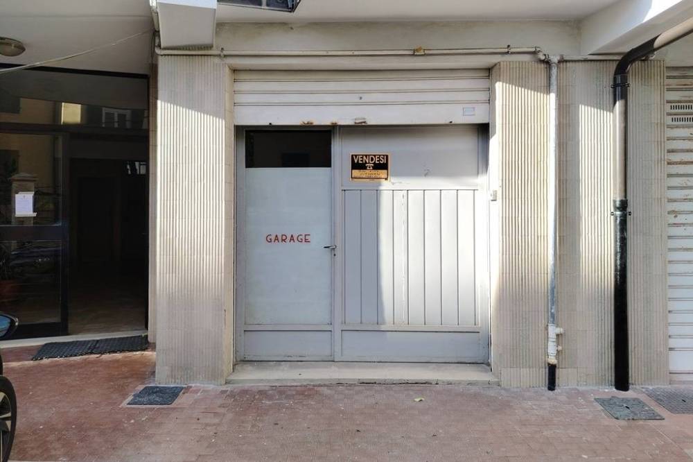 box auto in vendita ad Albisola Superiore