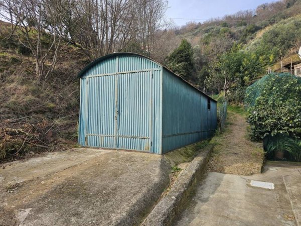 box auto in vendita ad Albisola Superiore in zona Ellera