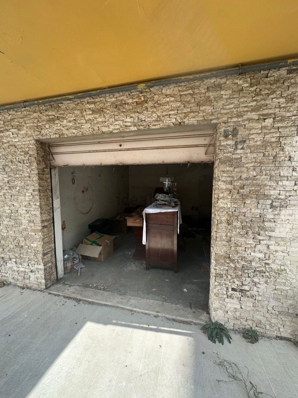 box auto in vendita ad Albisola Superiore
