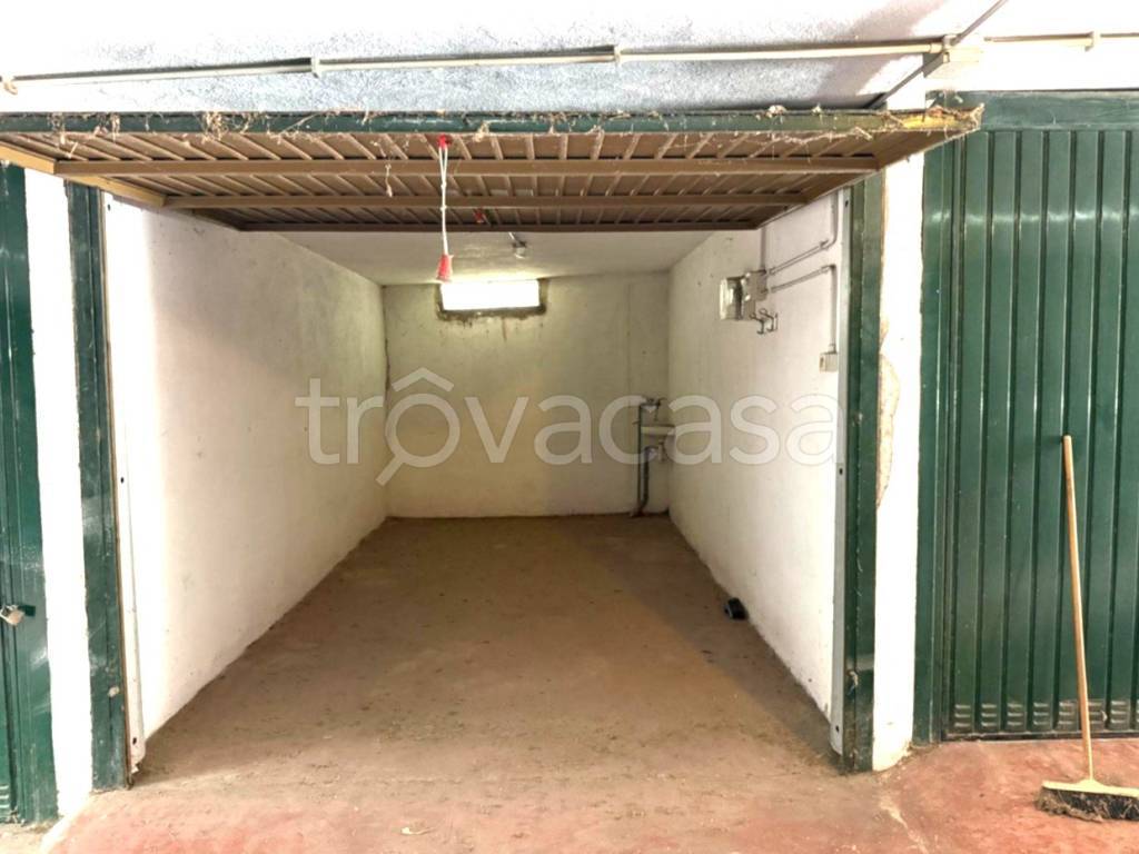 box auto in vendita ad Albisola Superiore