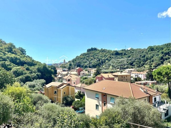 casa indipendente in vendita ad Albisola Superiore