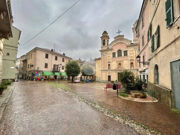 appartamento in vendita ad Altare