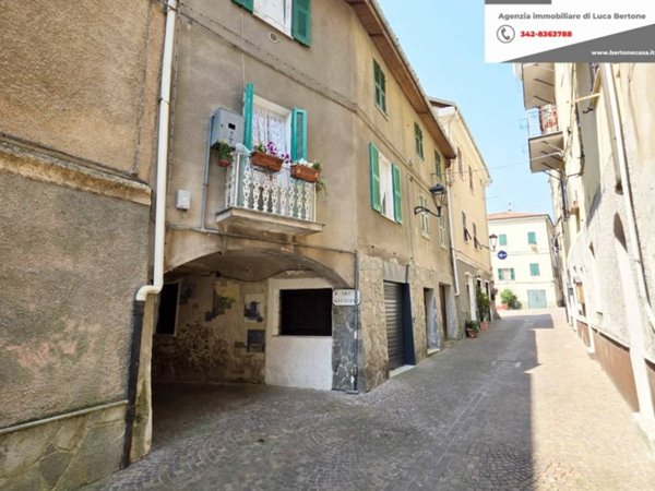 appartamento in vendita ad Altare
