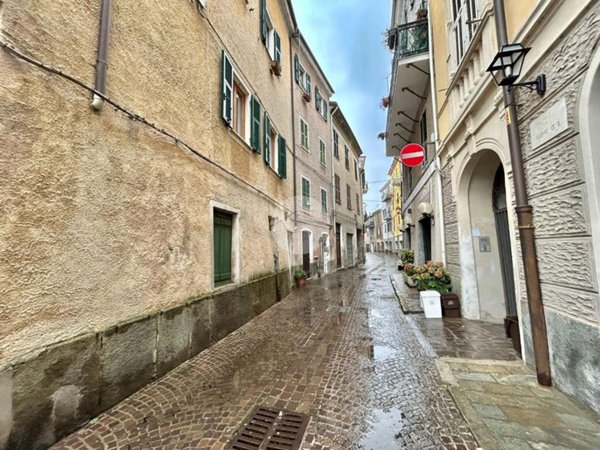 appartamento in vendita ad Altare