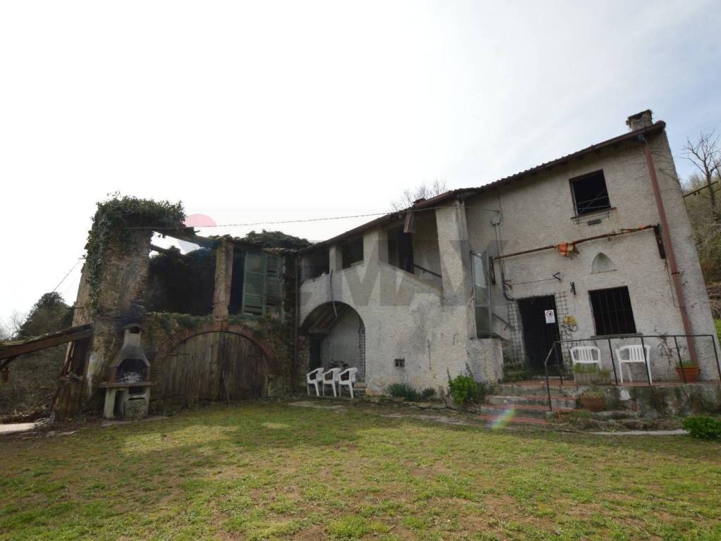 casa indipendente in vendita ad Altare