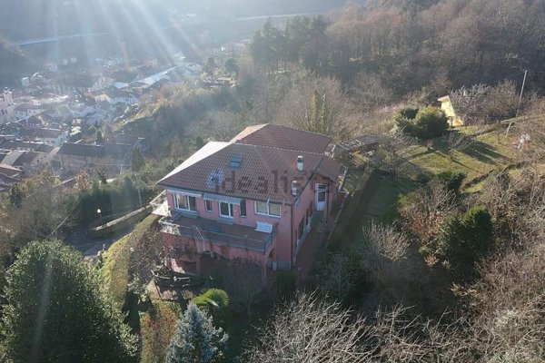 casa indipendente in vendita ad Altare