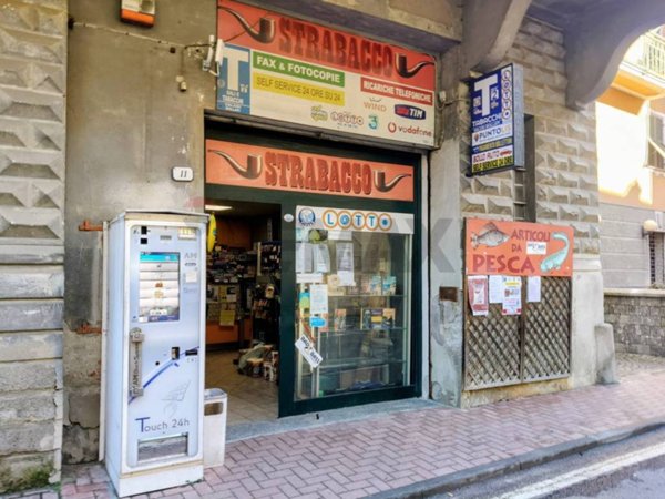 negozio in vendita ad Altare