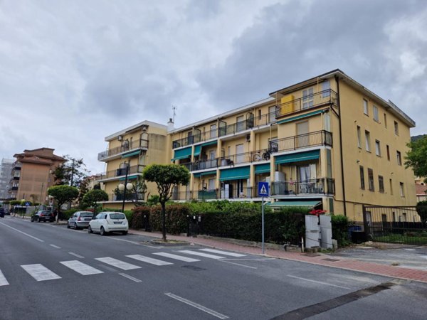 appartamento in vendita ad Andora in zona San Bartolomeo