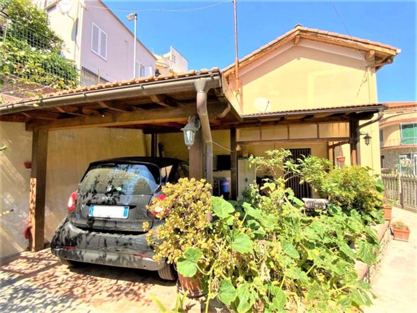 casa indipendente in vendita ad Andora
