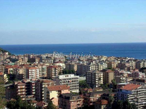 casa indipendente in vendita ad Andora