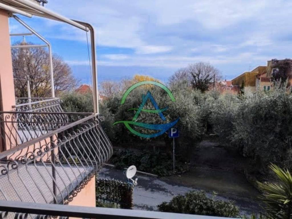 appartamento in vendita ad Andora in zona Rollo