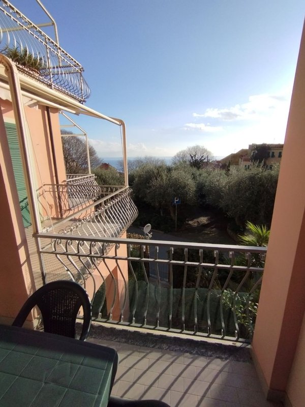 appartamento in vendita ad Andora in zona Rollo