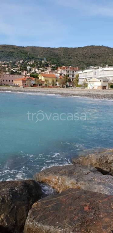 casa indipendente in vendita ad Andora