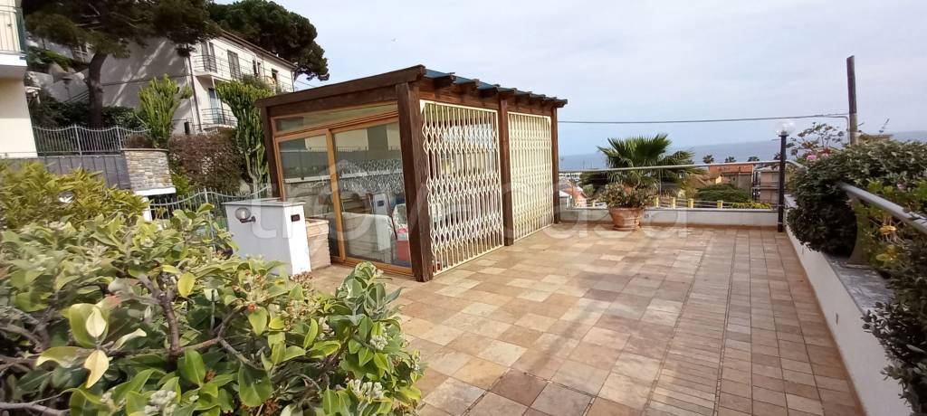 casa indipendente in vendita ad Andora