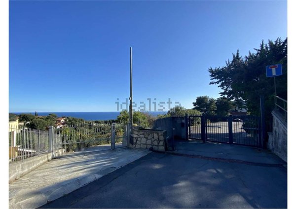 casa indipendente in vendita ad Andora