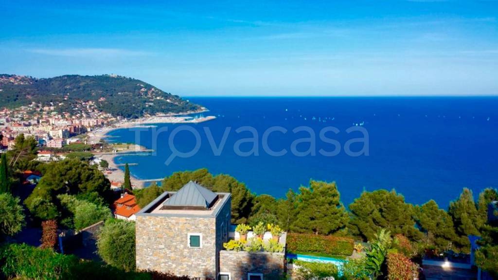 casa indipendente in vendita ad Andora